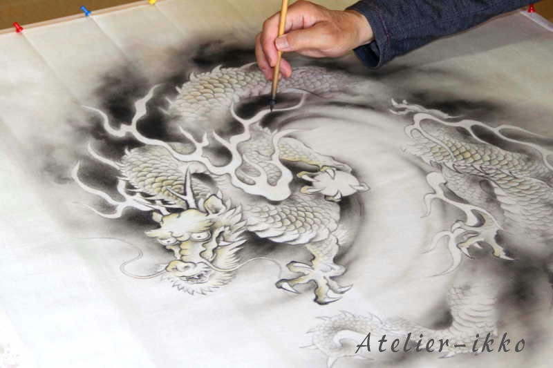 龍　龍神を描いています